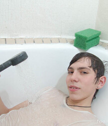 Cute boi, nice bussy 5eb71629a765e.jpg
