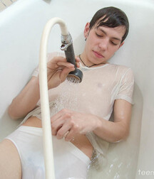 Cute boi, nice bussy 5eb7165de84b0.jpg