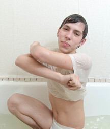 Cute boi, nice bussy 5eb71680245da.jpg