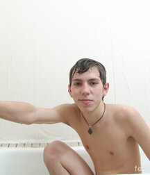 Cute boi, nice bussy 5eb7168507598.jpg