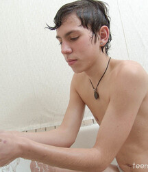 Cute boi, nice bussy 5eb7168a08101.jpg