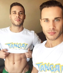 Twin Brothers 03 574cf16f1f68a.jpg