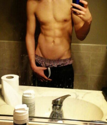 Twinks With iPhones 5750d523aa6a1.jpg