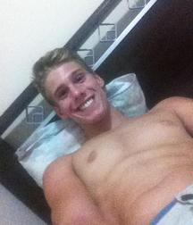 Twinks With iPhones 5750d54a1084e.jpg