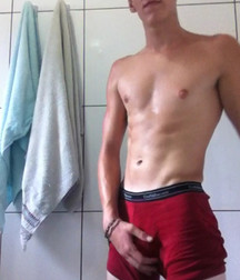 Twinks With iPhones 5750d54d0d488.jpg