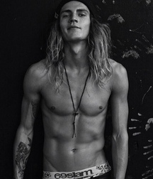 Long Hair Boys 21 586614c936ccd.jpg