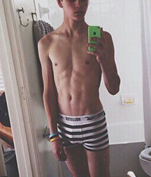 Undies 28 58f01530bf43d.jpg