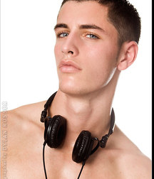 Vince and Vincent Muscle Studs Set 58f019e94a417.jpg