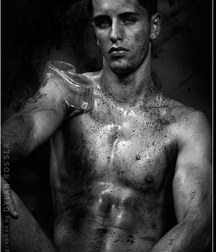 Vince and Vincent Muscle Studs Set 58f01a2e43af5.jpg