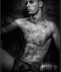 Vince and Vincent Muscle Studs Set 58f01a3607546.jpg