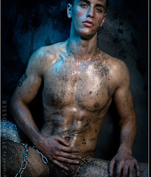 Vince and Vincent Muscle Studs Set 58f01a410e7c9.jpg