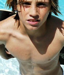 Long Haiy Boys 32 58f7df15183c8.jpg