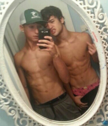 Bromance 07 58f7e0ce6bd30.png