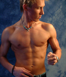 Ripped Blond Boy  59aef87815817.jpg