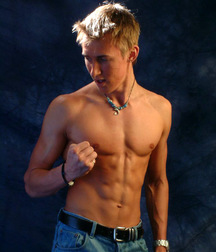 Ripped Blond Boy  59aef87a8572c.jpg