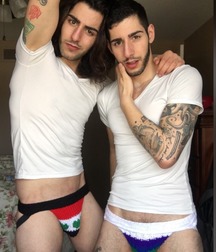 Twin Brothers 06 5a8c8eed9b363.jpg