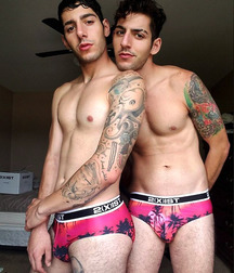 Twin Brothers 07 5a8f5b6a1931e.jpg