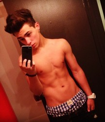 Skinny Boys 02 5a8f5ed25fe81.jpg