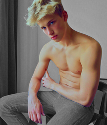Skinny Boys 02 5a8f5ede7aa16.jpg