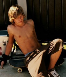 Long Hair Boys 44 5abaaf3f1511a.jpg