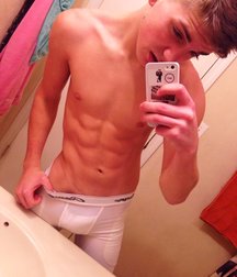 Undies 45 5ad42fddcddb1.jpg