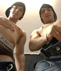 Twin Brothers 08 5b7662c630bab.jpg