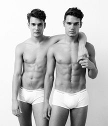 Twin Brothers 08 5b7662f343267.jpg