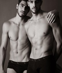 Twin Brothers 09 5b9063ca72d41.jpg