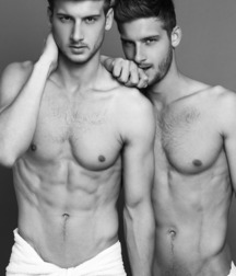 Twin Brothers 09 5b9063cf94bdb.jpg