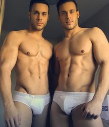 Twin Brothers 09 5b9063e2d534f.jpg
