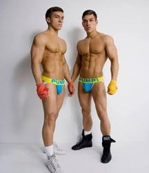 Twin Brothers 10 5b9c3919374cd.jpeg