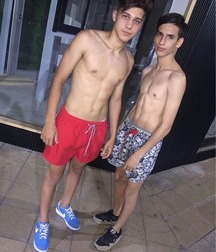 Skinny Boys 09 5b9ca2279ce12.jpg