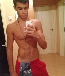 Skinny Boys 09 5b9ca22fc4fd4.jpg