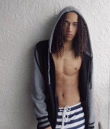Long Hair Boys 50 5b9d955b16d1f.jpg