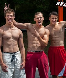 Bromance 09 5b9d9d5acaabf.jpg