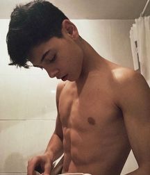 Skinny Boys 10 5ba0662e63928.jpg