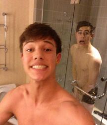 Bromance 10 5ba35694852fb.jpg