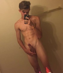 Selfie Time 34 5ba360049cb0d.jpg