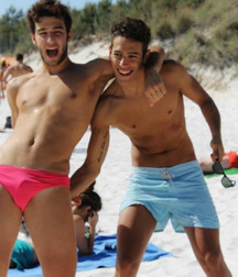 Bromance 11 5bcada8c41267.jpg