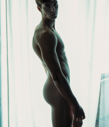 Skinny Boys 13 5c970800eb035.png