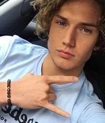 Long Hair Boys 58 5ca18dd14eeaa.jpg
