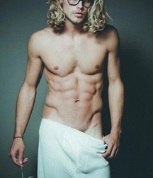 Long Hair Boys 58 5ca5adad7f3b2.jpg
