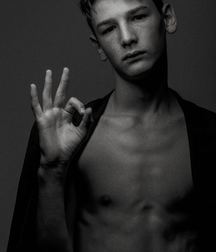 Male Sensuality 11 5cba555ca6388.jpg