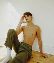 Skinny Boys 15 5cba5b56a84e7.jpg