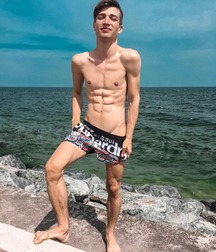 Skinny Boys 15 5cba5bb00bb75.jpg