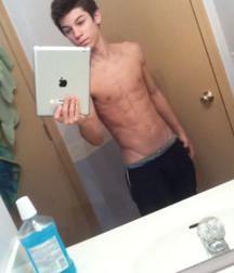 Skinny Boys 15 5cba5bed63bb8.png