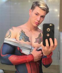 Geek Boys 46 5cba5fc5c609d.jpg