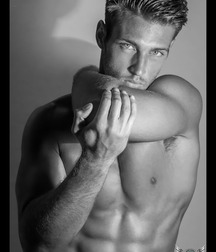 Male Sensuality 12 5cc23bcacbe75.jpg