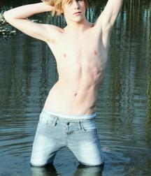 Skinny Boys 16 5cc52e168e9fc.jpg