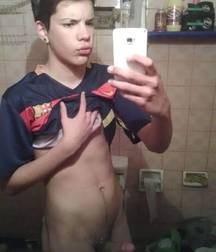 Skinny Boys 16 5cc52e4708e1a.jpg